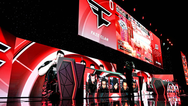 100 Thieves play against Faze Clan during the Call of Duty League Finals e-sports event.